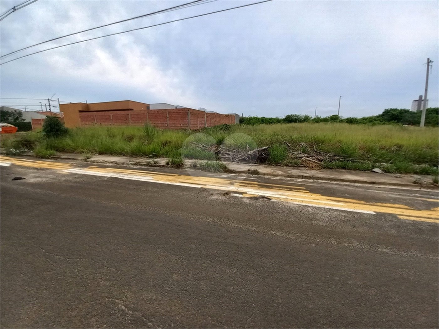Terreno com 145,43 m² de área total.