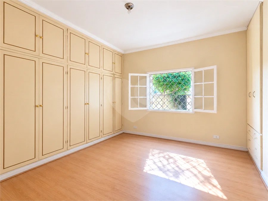 Casa Térrea à venda com 3 quartos, sendo 2 suítes,  em Brooklin Velho, São Paulo, SP