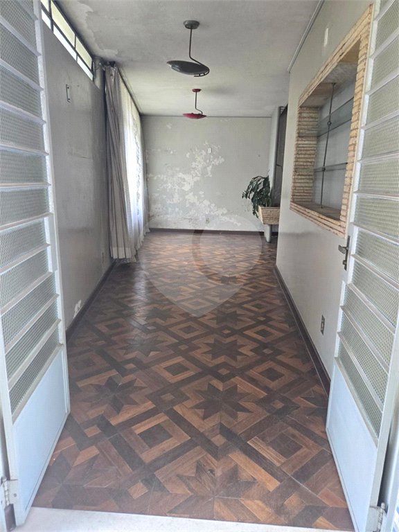 Casa com 244m² , 2 dormitórios , 3 vagas , à venda no Bosque da Saúde.