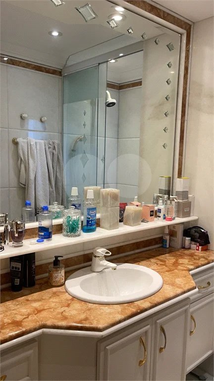 Apartamento com terraço 385m² 03 dormitórios sendo 2 suítes 5 vagas..Estuda Permuta.