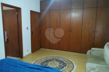 Sobrado à venda no Planalto Paulista de 232 metros quadrado com 3 suítes e 3 vagas.