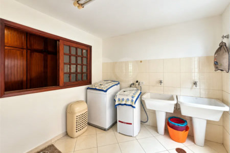 Sobrado com cinco quartos sendo 3 suites 4 vagas| R$ 3.300.000 no Alto da Boa Vista - São Paulo