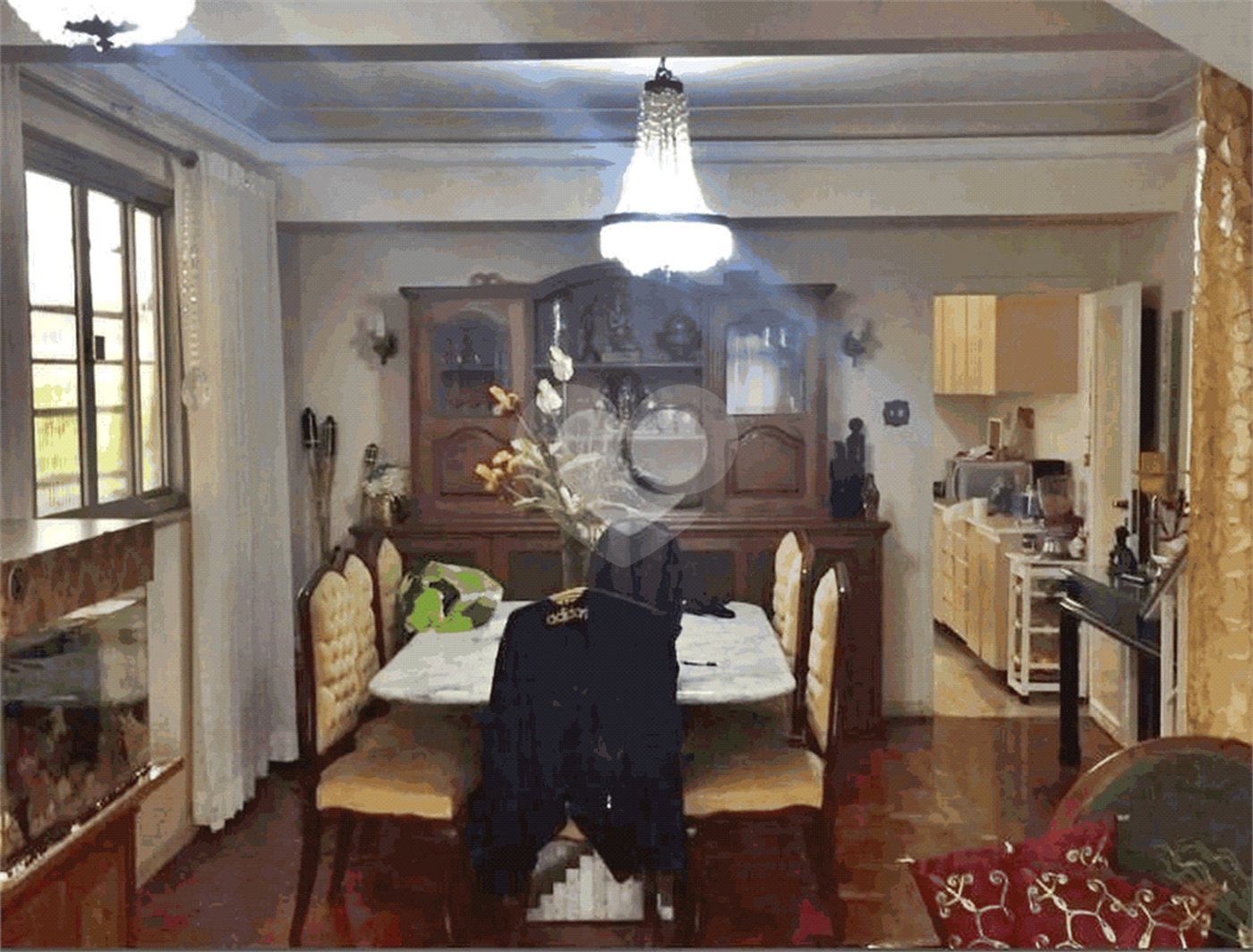 sobrado a venda 270m², 4 quartos e 5 vagas