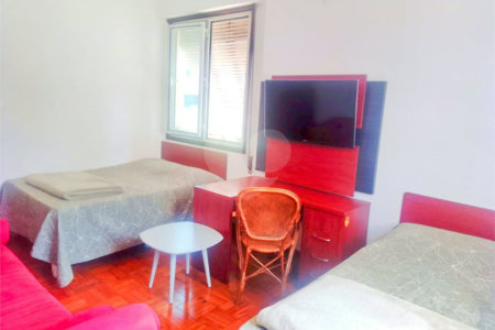 Apartamento na Consolação com 2 quartos, varanda, sem vaga.