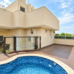 Cobertura de 260 m² em São Bernardo do Campo, com 4 dormitórios, 3 suítes, piscina privativa, espaço gourmet e vista livre. Viva esse privilégio! Agende sua visita e encante-se!
