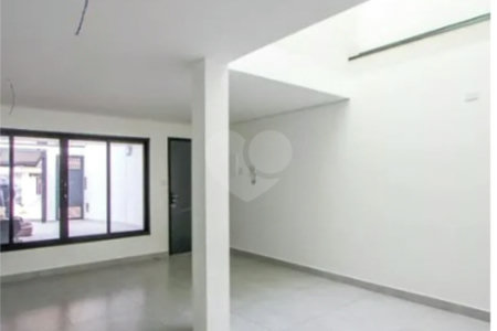 Sobrado novo , com 230m² , 3 suítes , 4 vagas de garagem , à venda no Jardim Bela Vista , em Santo André.