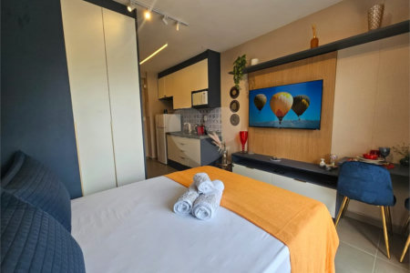 Apartamento Mobiliado a Venda no Campo Belo