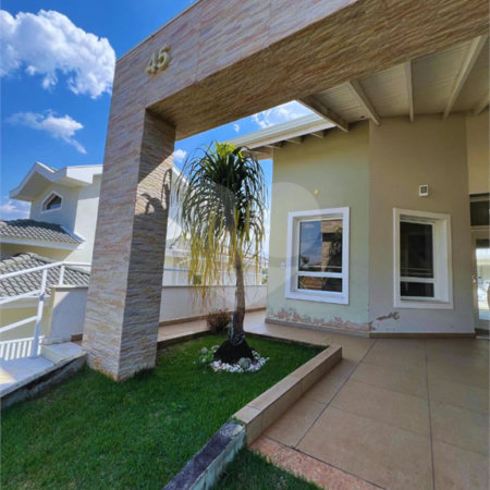 Apresento essa belíssima casa no Condomínio Delle Stelle - Louveira SP