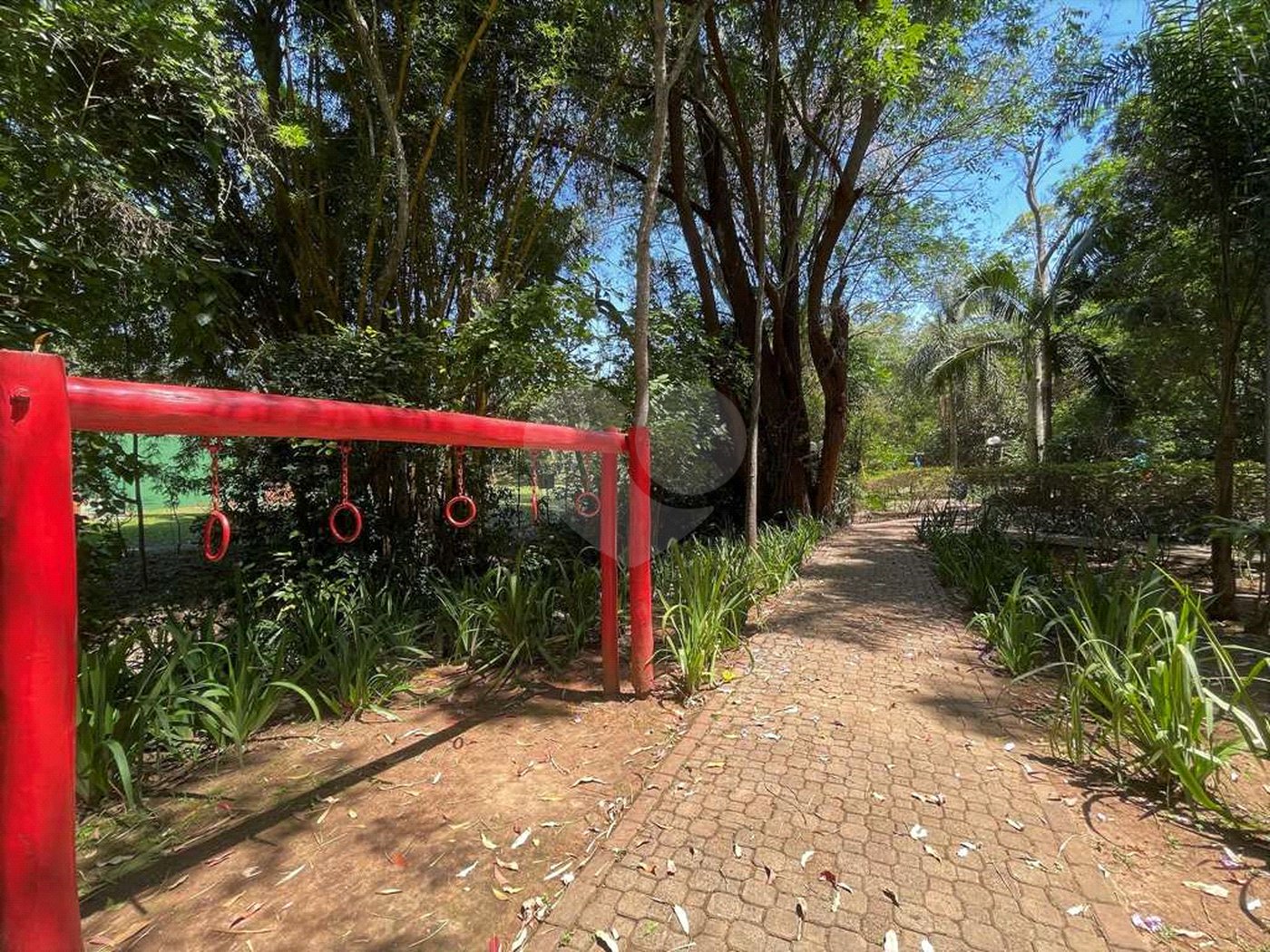 Casa de Alto Padrão à Venda e Locação - Condomínio Vila Verde