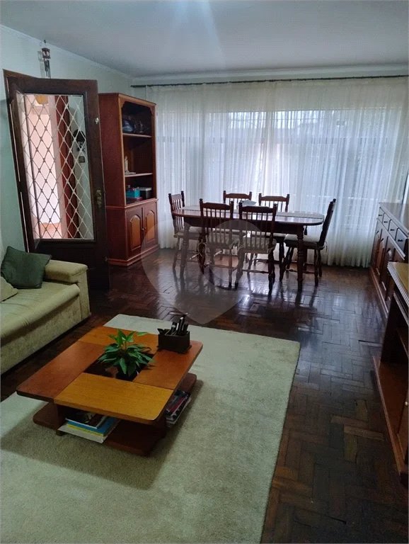 Casa térrea no TREMEMBÉ com espaços amplos em todos os ambientes! Agende uma visita