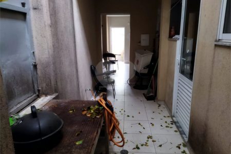 Vende Sobrado com 180m² - Vila Santa Catarina