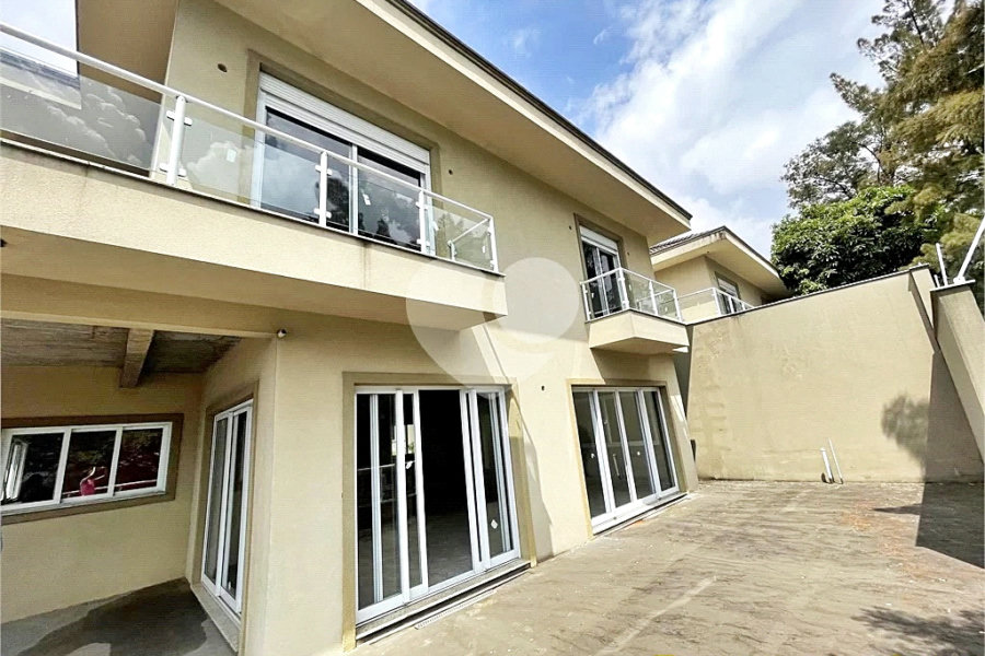Casa de Condomínio Tucuruvi | 439m² | 4 Suítes | 6 Vagas | Espaço Gourmet Lazer
