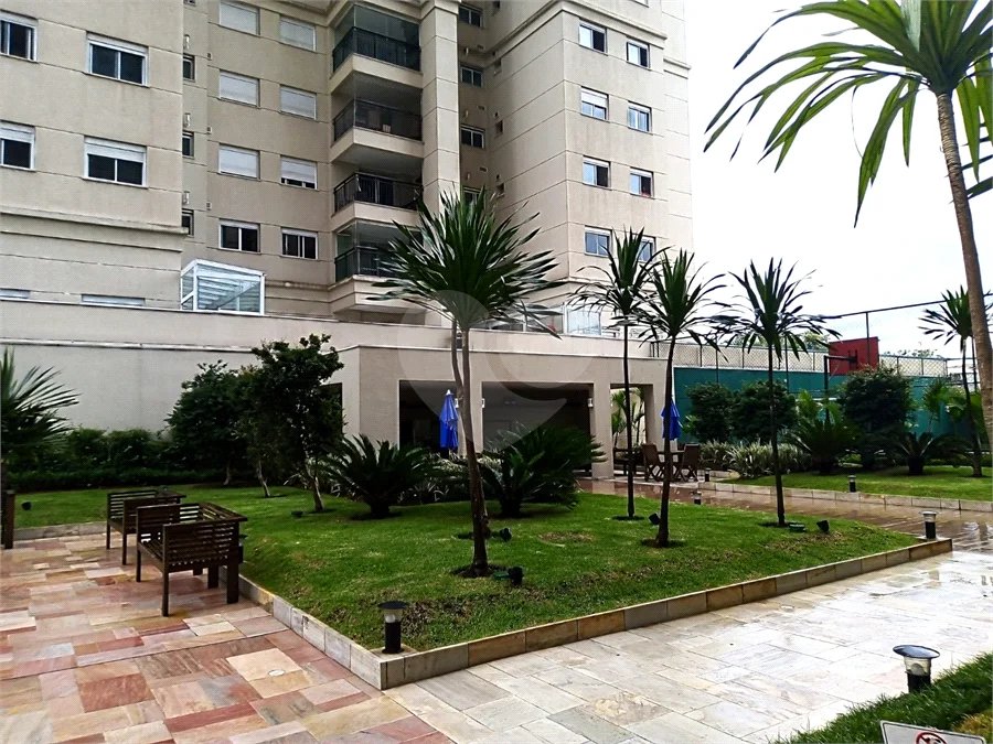 Apartamento à venda com 38m² e 1 dormitório, localizado no bairro Jardim Flor da Montanha.