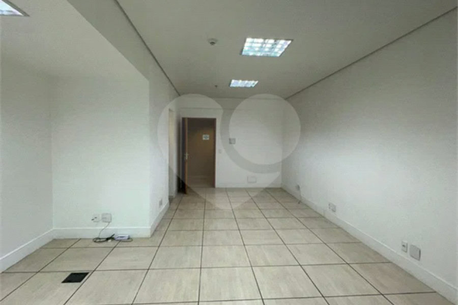Sala à venda em Jardim Vazani, São Paulo, SP