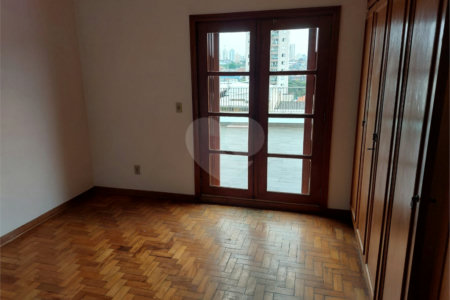 Sobrado à venda na Saúde c/ 330m2 - 5 Quartos/1 Suíte/2Vagas