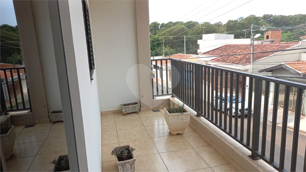 Sobrado à venda com 3 quartos em Jardim Bicão, São Carlos, SP