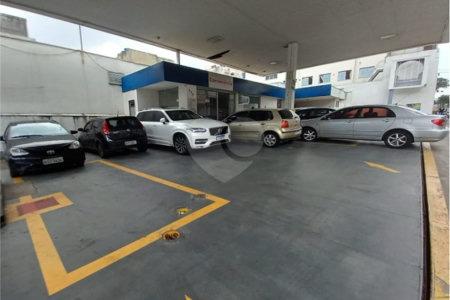 Espaço ideal para posto de gasolina, farmácia e loja no Bom Retiro