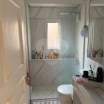 Apartamento com 03 dormitórios com 1 vaga de garagem.