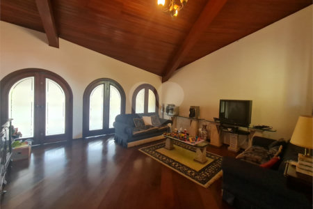 Casa à venda com 3 quartos, sendo 1 suíte, em Interlagos, São Paulo, SP