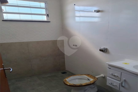 Casa nova 2 quartos 1 suíte Jardim Hikari.