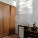 Vende-se apartamento no Jardim Aeroporto com 03 dormitórios