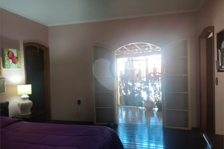 Linda casa em ótima localização!!