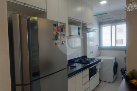 Apartamento Mobiliado no Condomínio Portal do Sol, na Avenida Getúlio Vargas