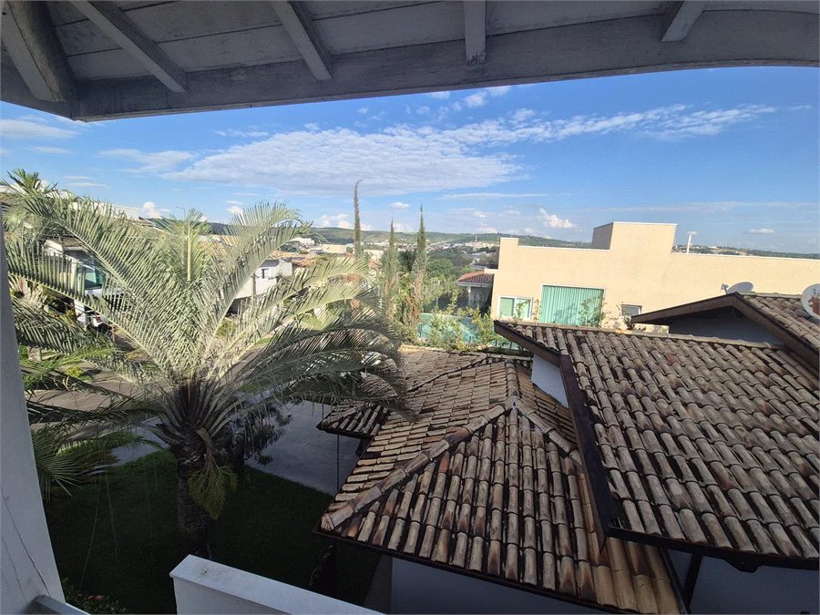 Belíssima Residência de 267 m² com Lazer Privativo no Condomínio Terras do Oriente – Valinhos