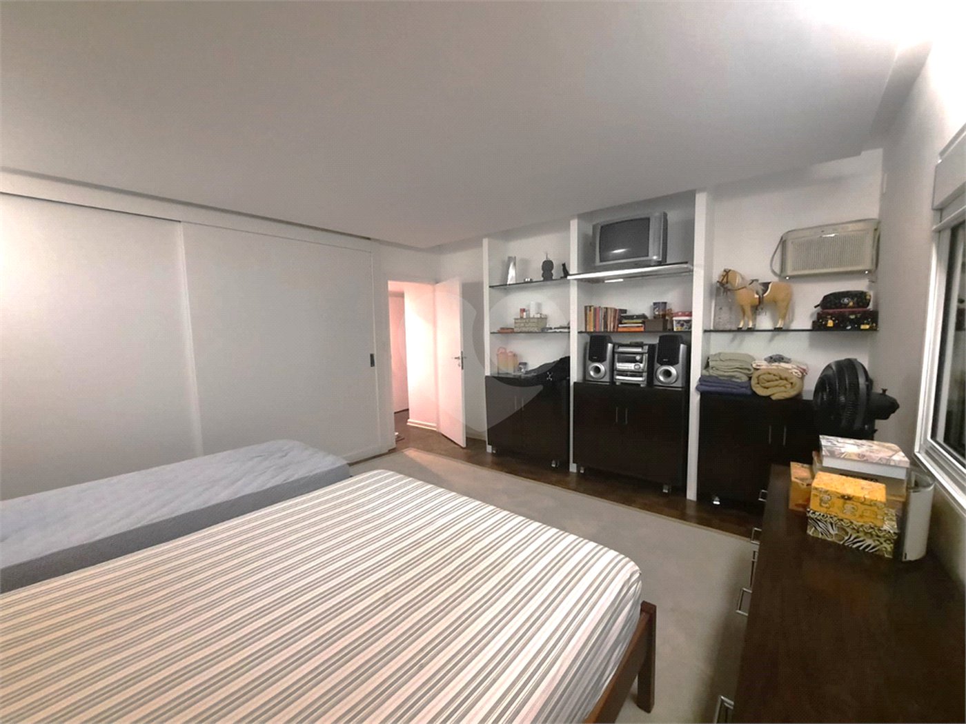 Casa para alugar com 4 quartos, sendo 2 suítes,  em Alto da Boa Vista, São Paulo, SP