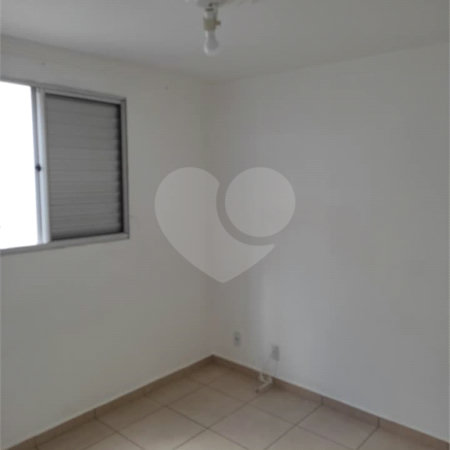 Apartamento no Condomínio Mont Royal.
