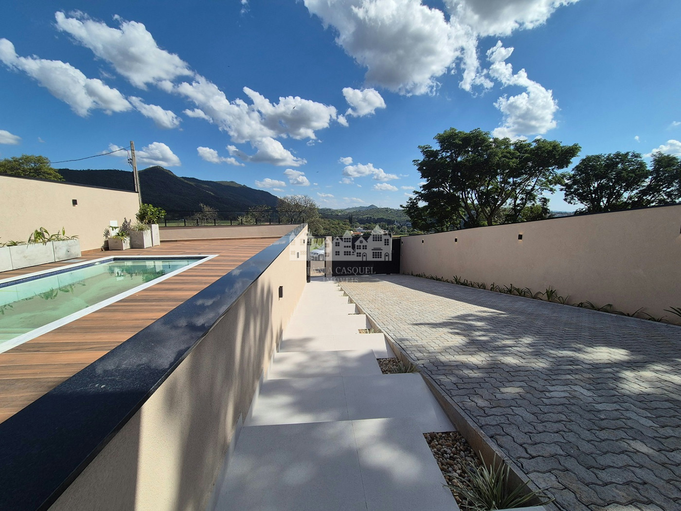 Casa térrea moderna com piscina privativa à venda no Jardim dos Pinheiros, em Atibaia