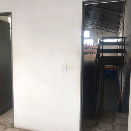 Galpão Comercial na Vila Luftalla.