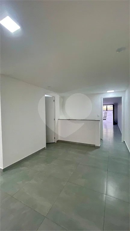 Sobrado com 3 andares, 350 m², 6 quartos, 2 suítes e 5 vagas para locação no Jardim Anália Franco!