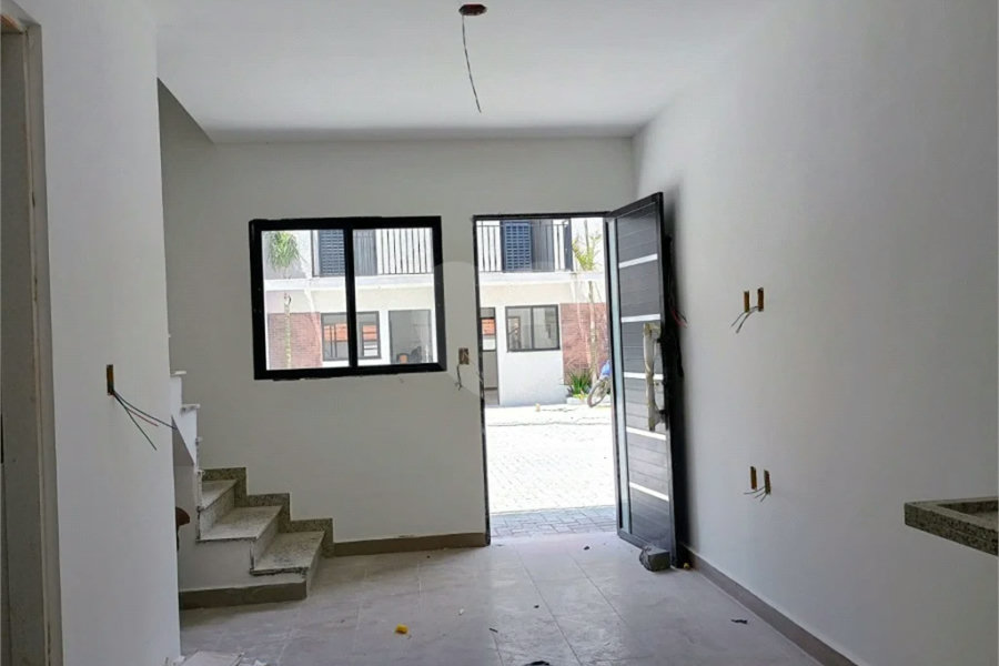 Casa à venda com 2 quartos no condomínio Vila Davos 2, São Paulo - SP
