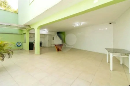 Sobrado à venda no Jardim Bom Clima, com 300 m² com 3 dormitórios piscina e churrasqueira