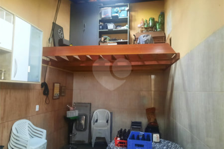 Ótima Oportunidade: Casa com Área de Lazer e Garagem para Dois Carros
