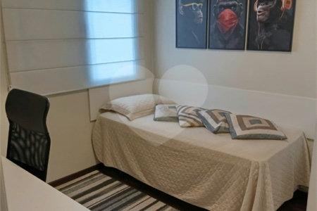 Apartamento na Região da Mooca. Excelente Localização com 3 Dormitórios sendo 1 Suíte e 2 Vagas de Garagem