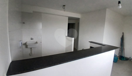 Apartamento à venda com 2 quartos em Vila dos Remédios, São Paulo, SP