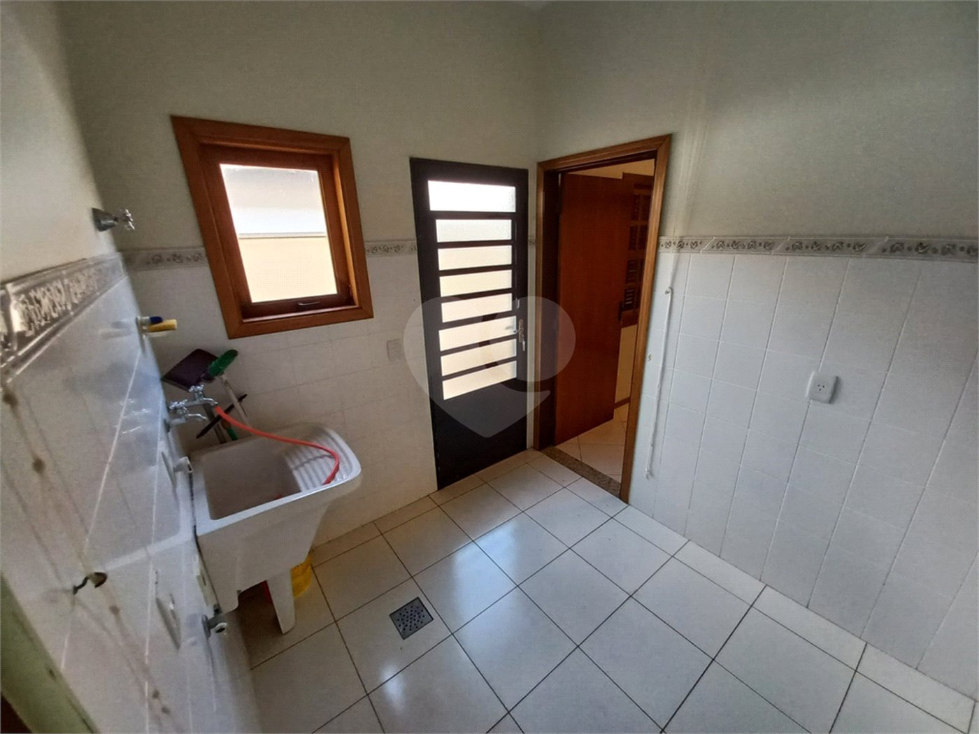 Casa Térrea no Condomínio Damha I,