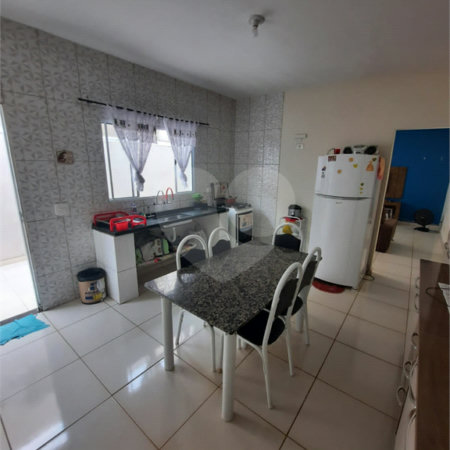 Casa Térrea com 2 dormitórios.