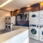 Itaim ! Studio ,muito bem localizado ! vaga de garagem !