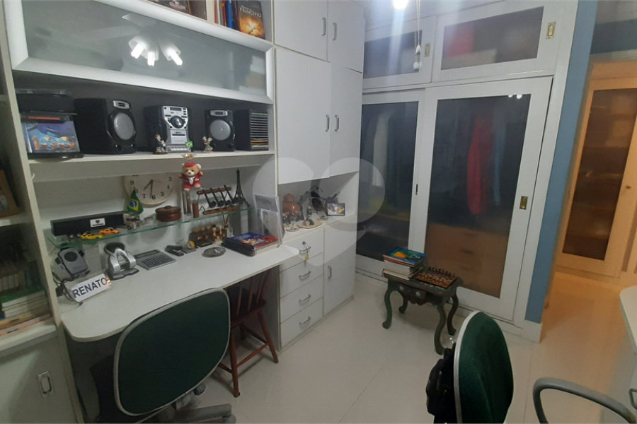 Apartamento a venda em Perdizes, 3 dormitórios, sendo 2 suítes e 2 vagas de garagem