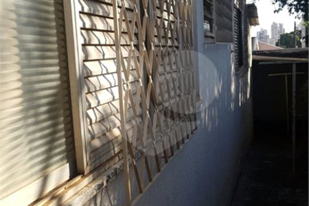 Casa térrea para venda em Araraquara/SP.