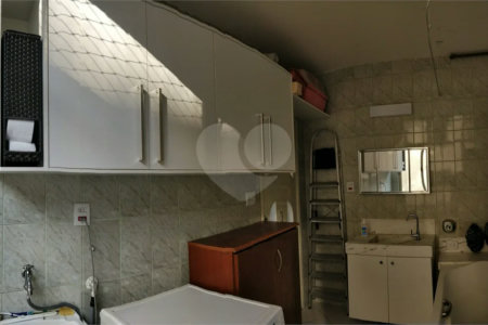 Apartamento e Sala Comercial no centro de São Paulo.