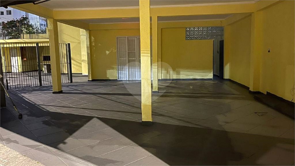 Sobrado em Santo Amaro com 3 dormitórios, uma suíte e 5 vagas