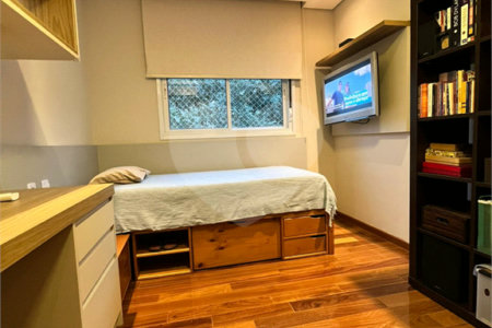 Apartamento de 176 m2 com 4 dormitórios sendo 3 suítes com 3 vagsa Condomínio Dolce Vita Avenida Lacerda Franco ,Cambuci -São Paulo