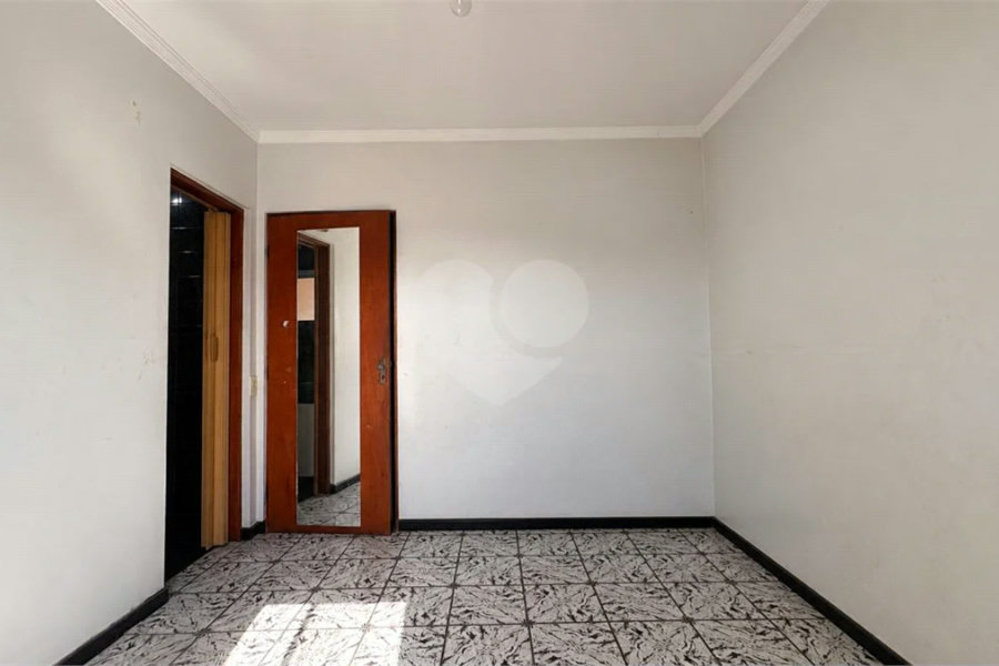: Sobrado Amplo com Salão Comercial na Brasilândia – Pronto para o seu Negócio!