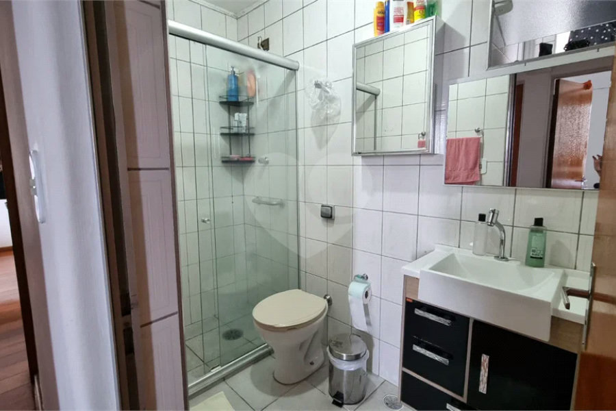 Apartamento á venda - Vila Guarani três dormitórios