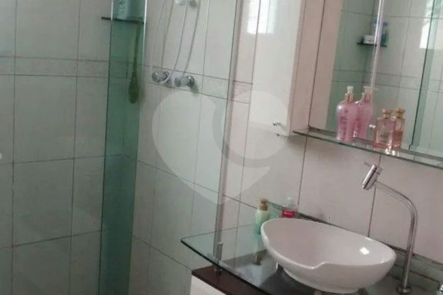 Casa térrea à venda na região do Imirim, 2 dormitórios, 2 vagas de garagem!