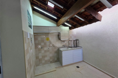 Sobrado 3 quartos 1 suíte e área de lazer